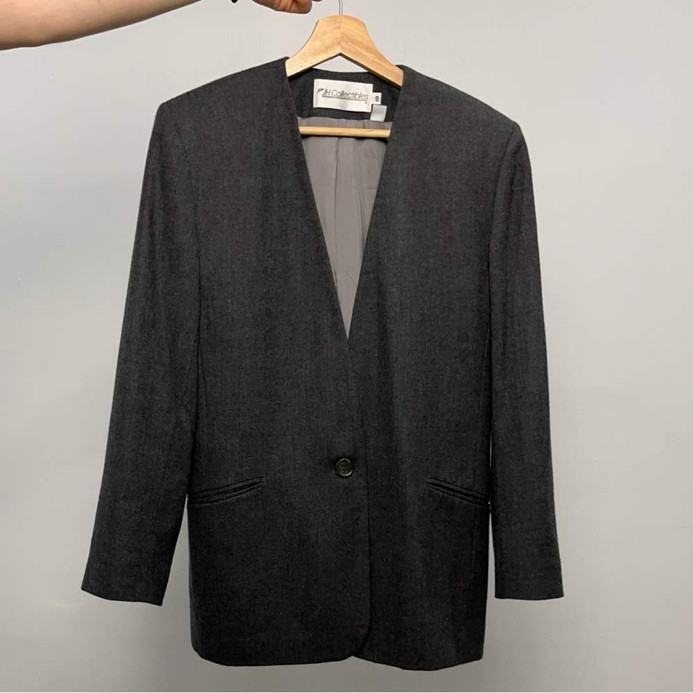 Collarless grey wool blazer